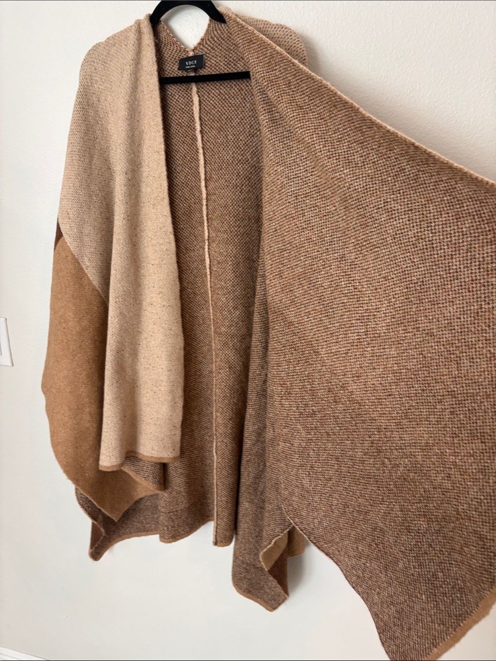 VICI Collection Neutral Colorblock Open Front Knit Poncho Ruana OS - Picture 4 of 8